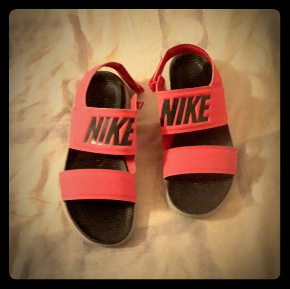 Nike Tanjun Sandals